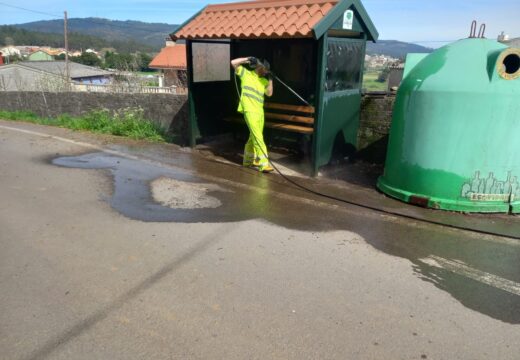 O servizo municipal de limpeza viaria pon a punto as 139 marquesiñas que temos repartidas polo concello